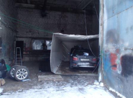 «Цезарь Сателлит» в Петербурге обнаружил «отстойник» угнанных автомобилей