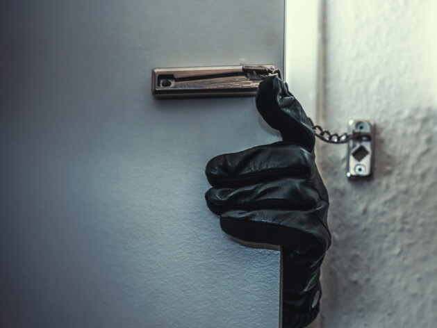 В какое время чаще всего грабят квартиры